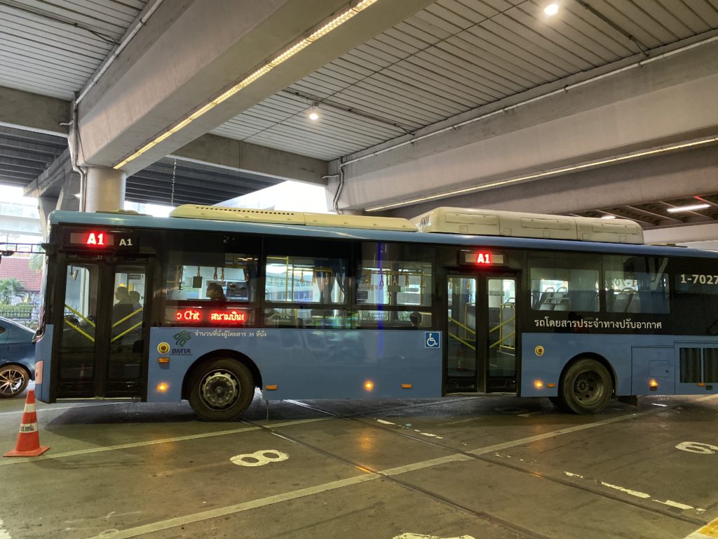 Airport transfer : DMK airport (Bangkok, Thailand) - Travel with Por